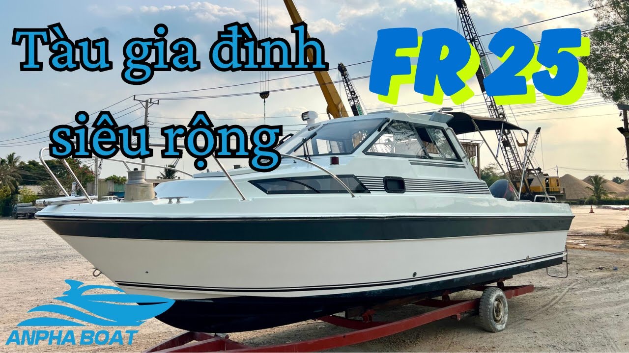 Chạy thử bàn giao tàu gia đình siêu rộng lắp động cơ SU 150hp.