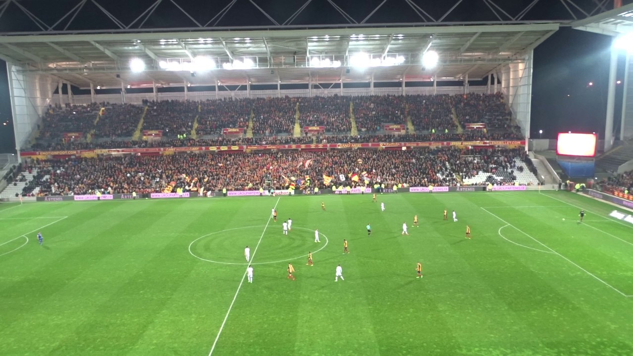 Stade Bollaert en fusion sur le but de Cvetinovic ▪ RC LENS / FC SOCHAUX ▪ Ambiance de dingue