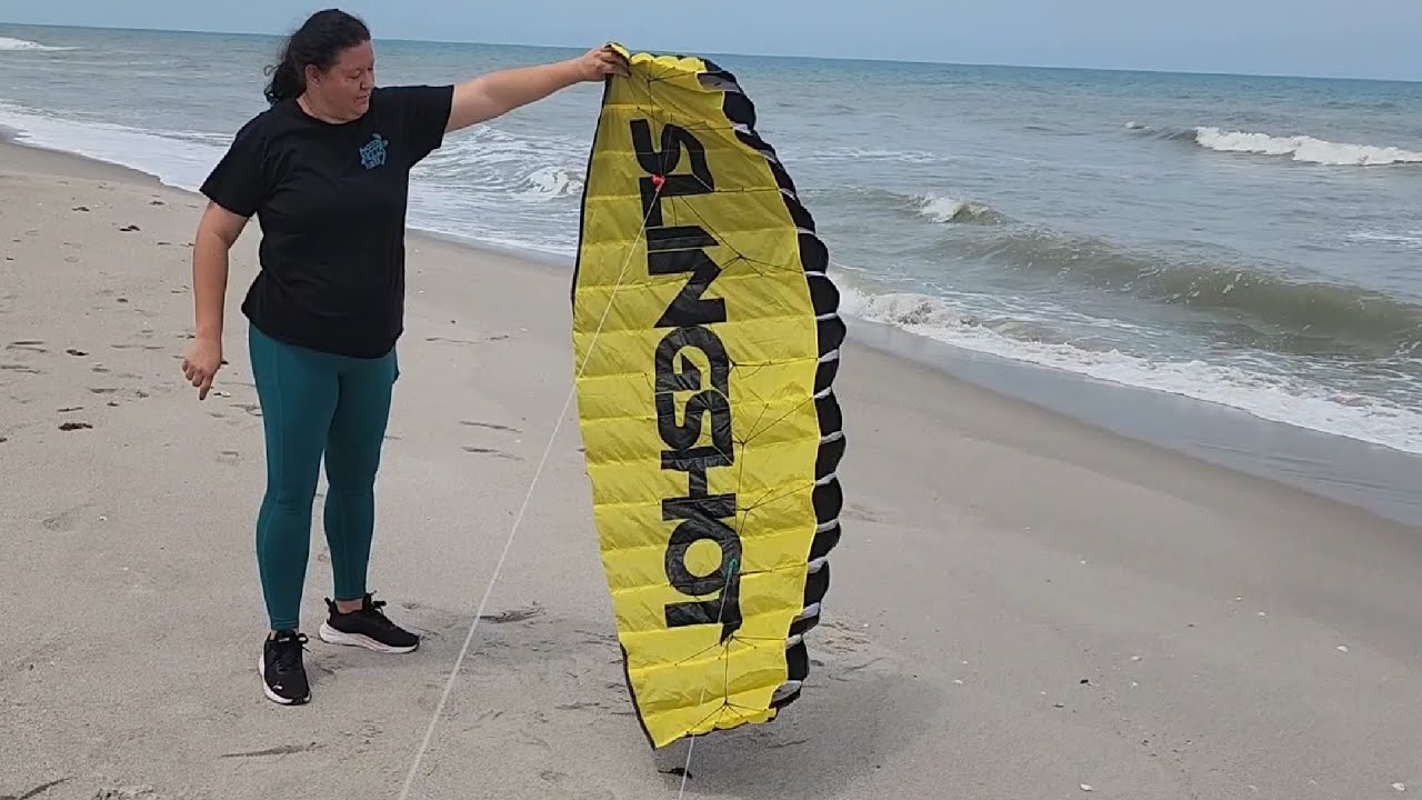 Lets check out the Slingshot Kiteboarding Trainer Kite!