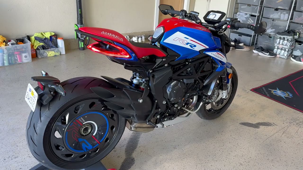 MV Agusta Dragster 800RR - Exhaust and Clutch Cover Install