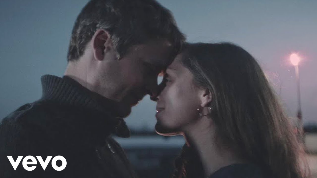Oh Wonder - Livewire (Official Video)