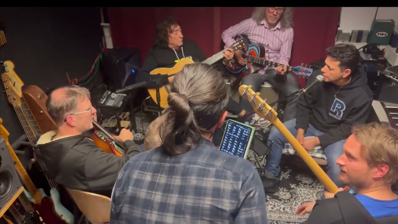 Rafa Brandão canta ao lado do grande guitarrista e compositor mineiro Toninho Horta em 12.11.2025.