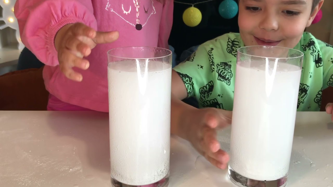 Fizzy Spider! Zkou&scaron;&iacute;me &scaron;umivky s překvapen&iacute;m #spider #fizzyspider #surprise #prekvapeni #hracka