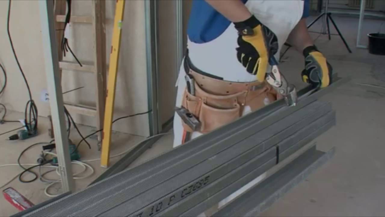 Stavba sádrokartonové konstrukce z CW profilů