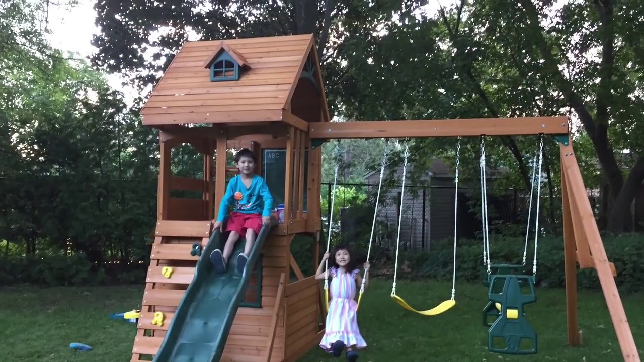 Assemble KidKraft Ridgeview Deluxe Clubhouse swing set