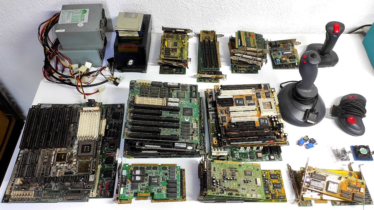 MEGA LOTE de MATERIAL RETRO  (Placas Mãe, Placas de Expansão, Joysticks, Fontes, Disquetes)