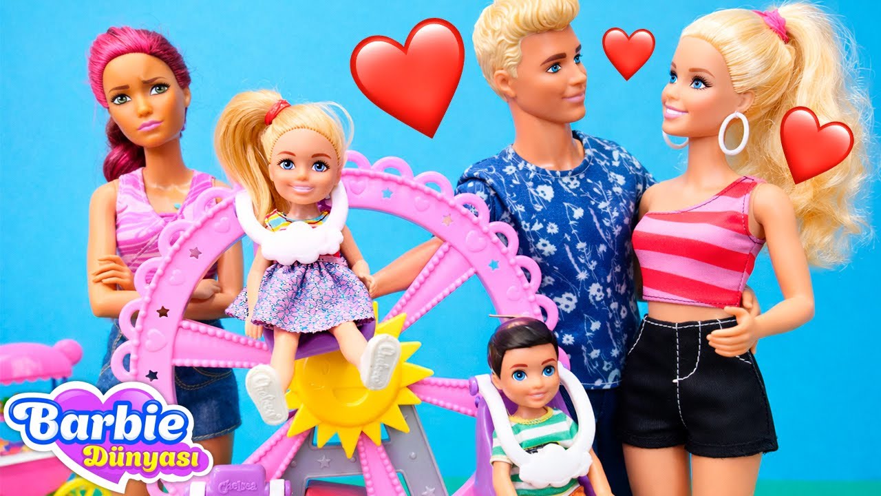 Barbie ve Ken lunaparkta vakit geçirirken Rose kıskançlık hisseder! Barbie videoları.