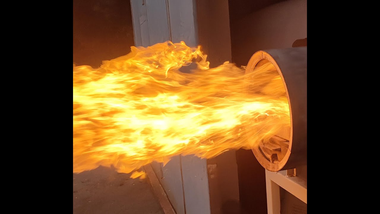 Bruciatore a Pellet da 200kW: Perfetto per Forni, Serre e Molto Altro. Anche a Noleggio Operativo.