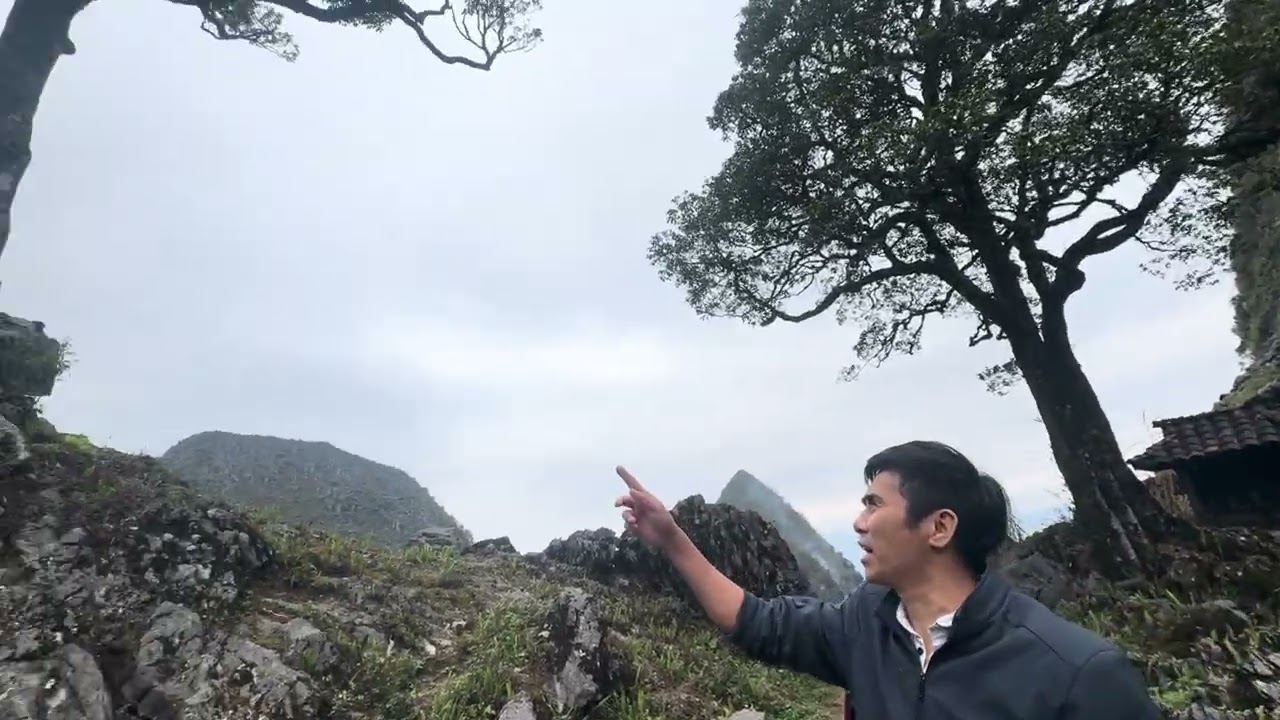 Hai Cây Hạnh Phúc đường lên vách đá Tử Thần Max Pì Lèng