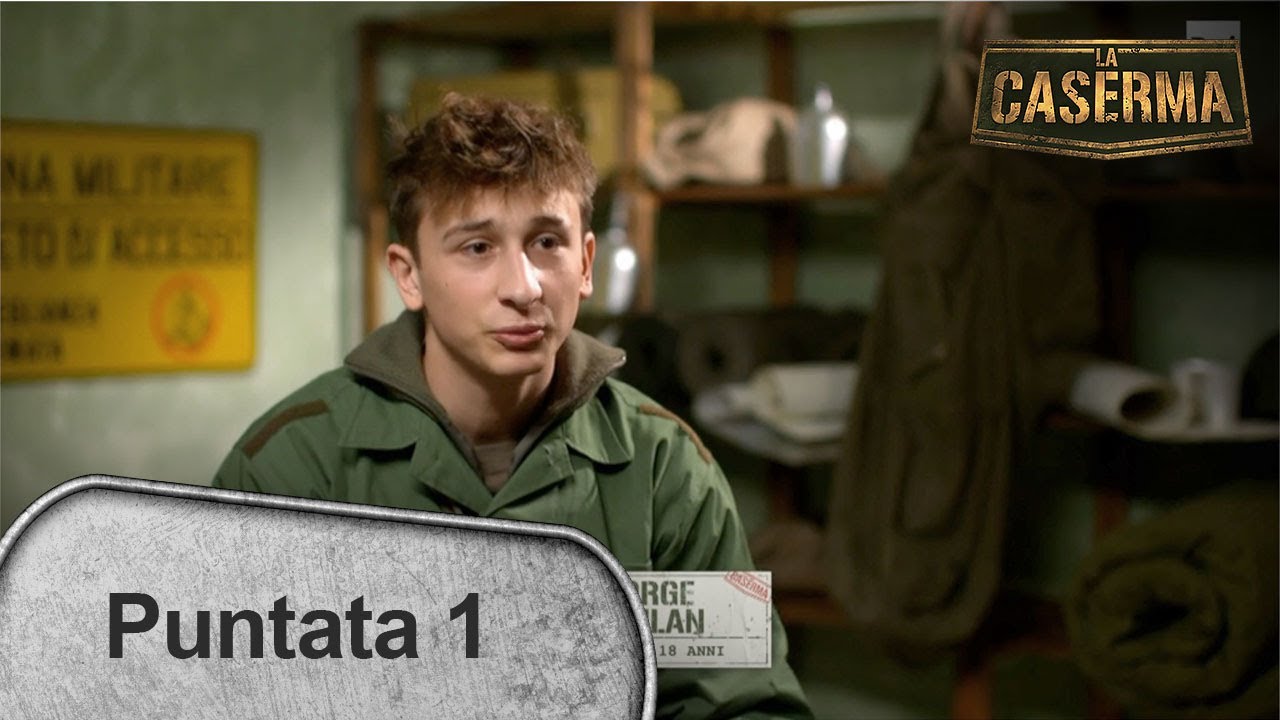 Colucci sgrida la recluta Ciupilan: &ldquo;Riesce a stare serio?&rdquo; - Prima puntata - La Caserma