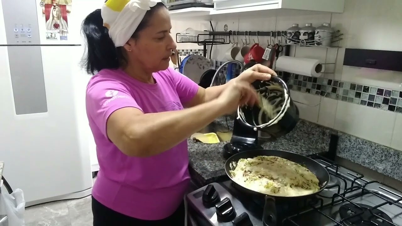 um Belo almo&ccedil;o comas sobras de comidas de ontem.