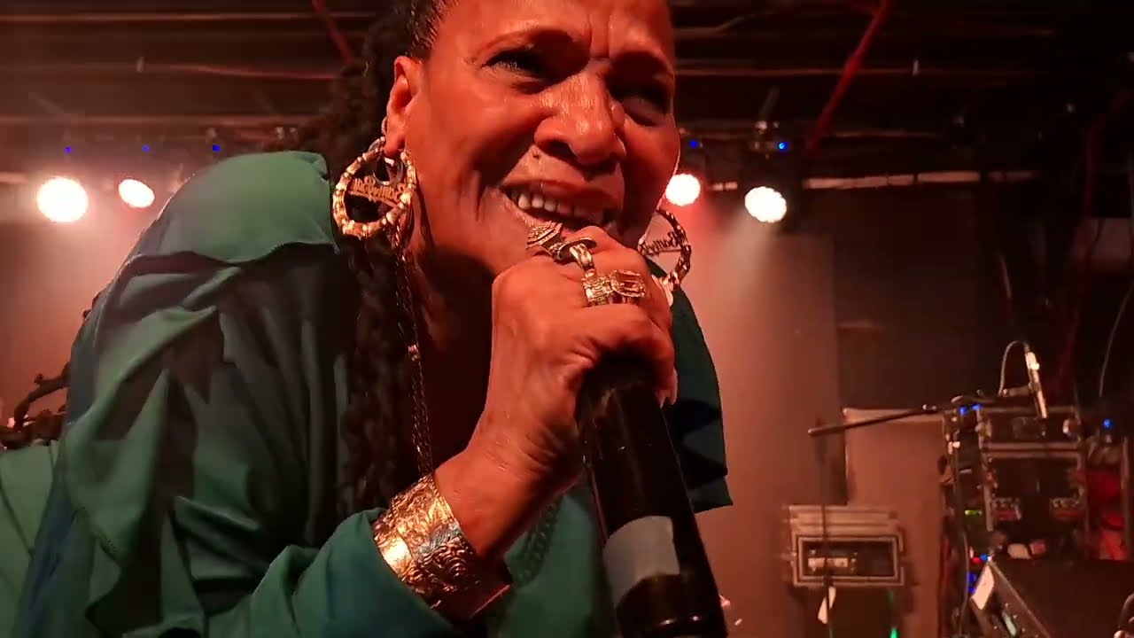 Sister Nancy - What A Bam Bam (LIVE in Bk)