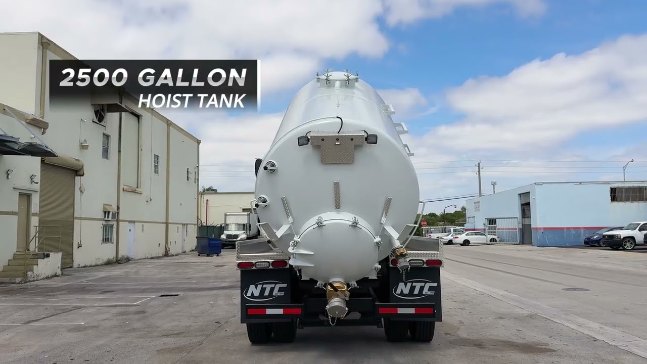 Take a walk around this Mack MD7 Septic Truck