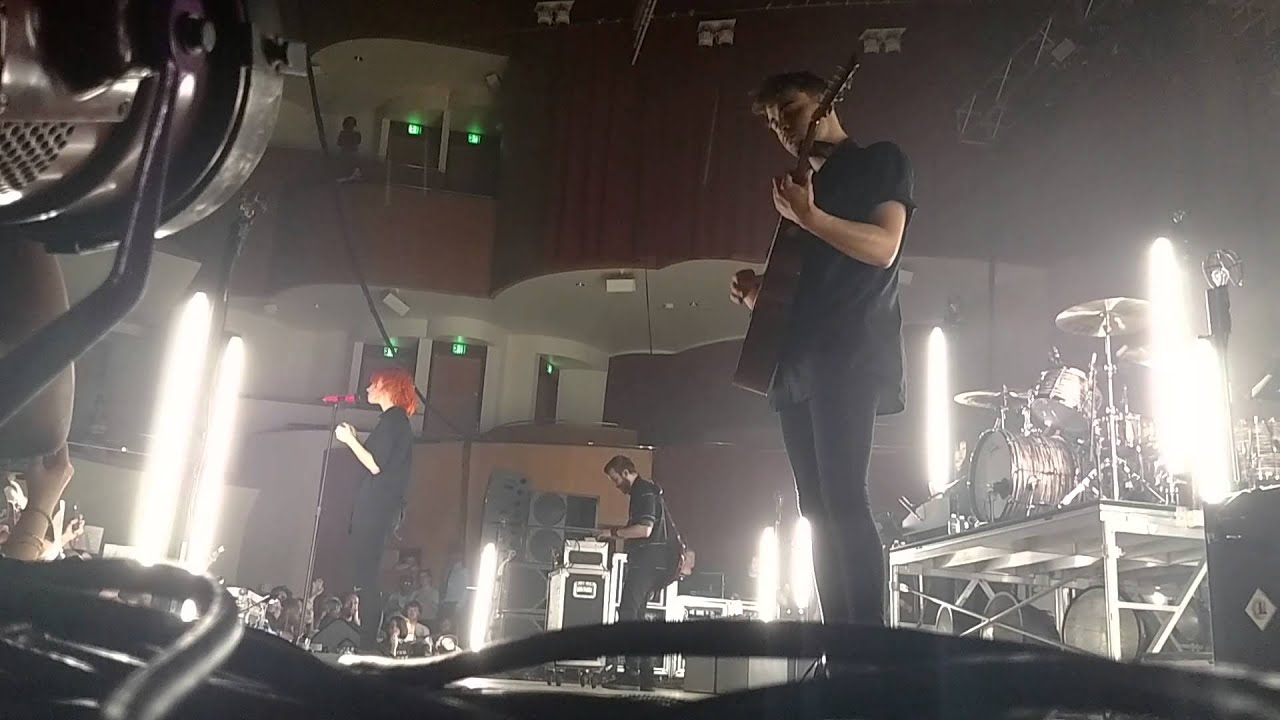 Paramore: Future live (Baltimore, MD 5.11.15)