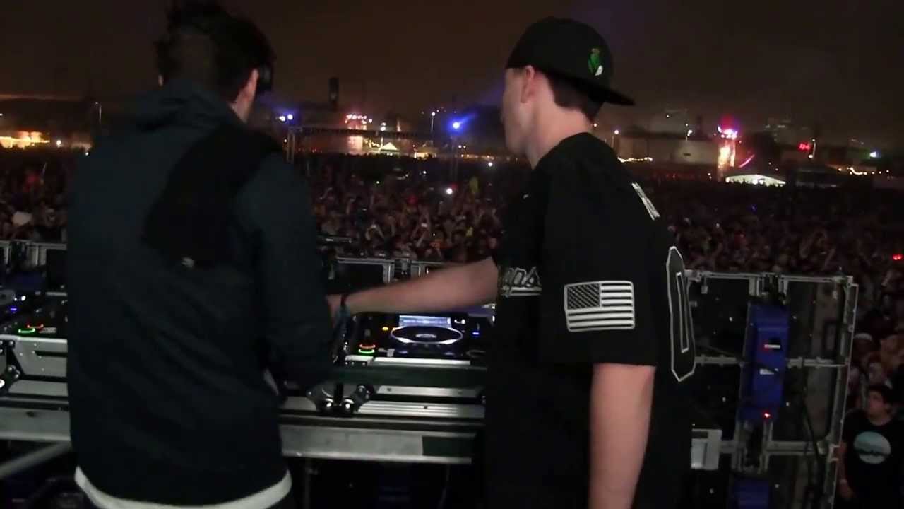 BAAUER B2B RL GRIME - INTRO LETSGO TURNIP @ HARD DAY 2 OF THE DEAD - 11.3.2013