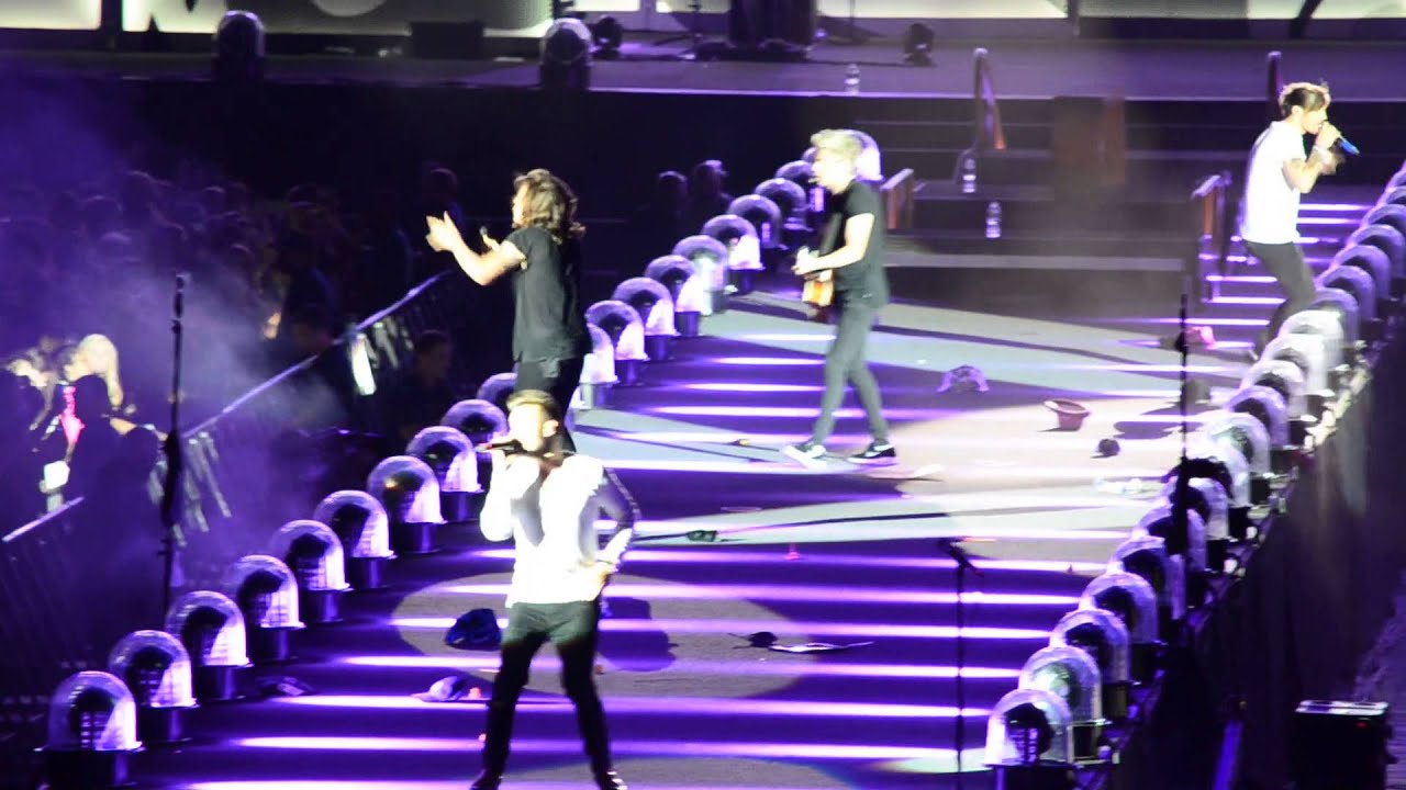 Girl Almighty - One Direction LIVE OTRA Tour Metlife 8/5/15