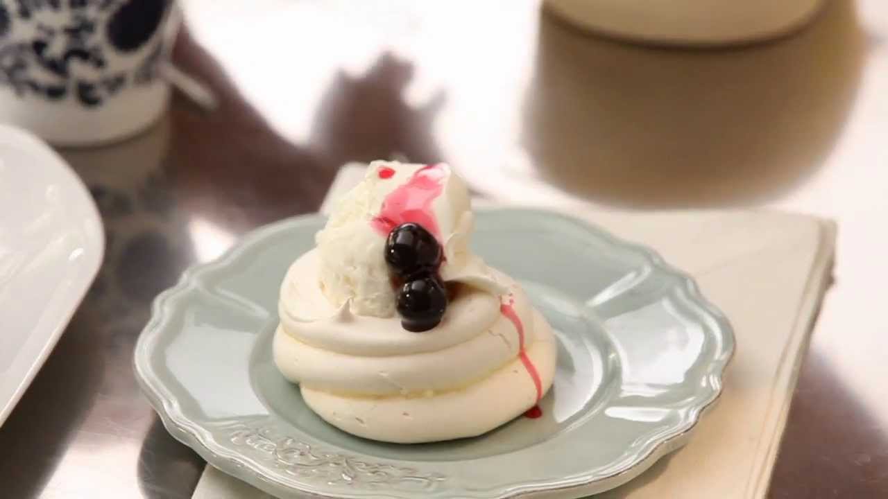 Csaba dalla Zorza | Pavlova con Amarena Fabbri