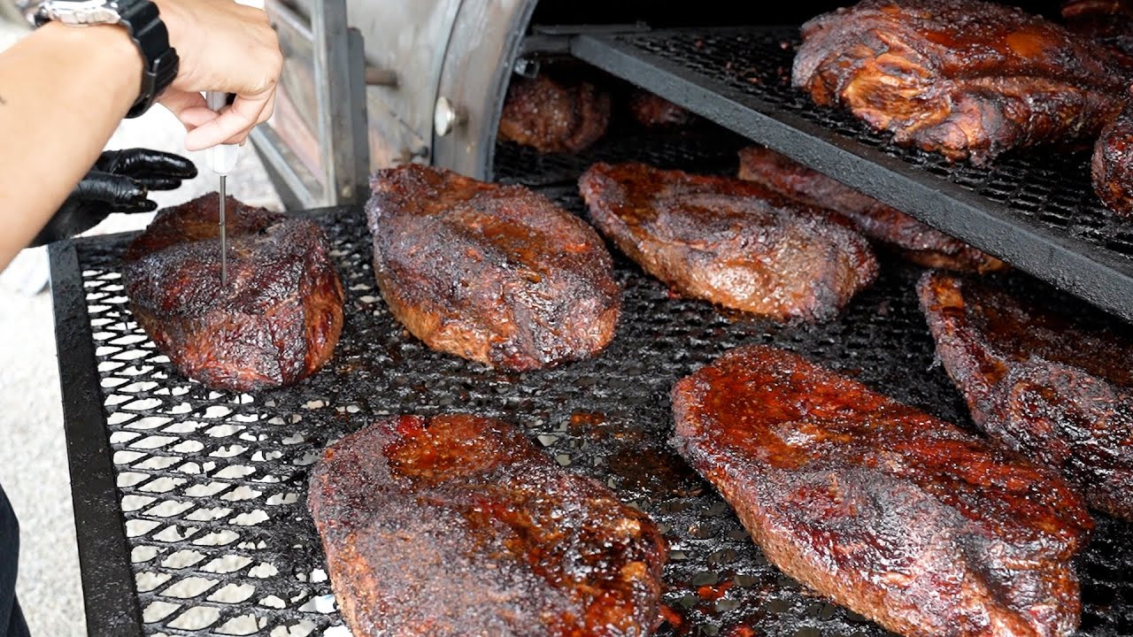 肉肉爆擊!! 超軟嫩牛胸肉.手撕煙燻豬製作-你不知道的超狂嘉義美食/Taiwan's best beef brisket BBQ. Hand-pulled smoked pork