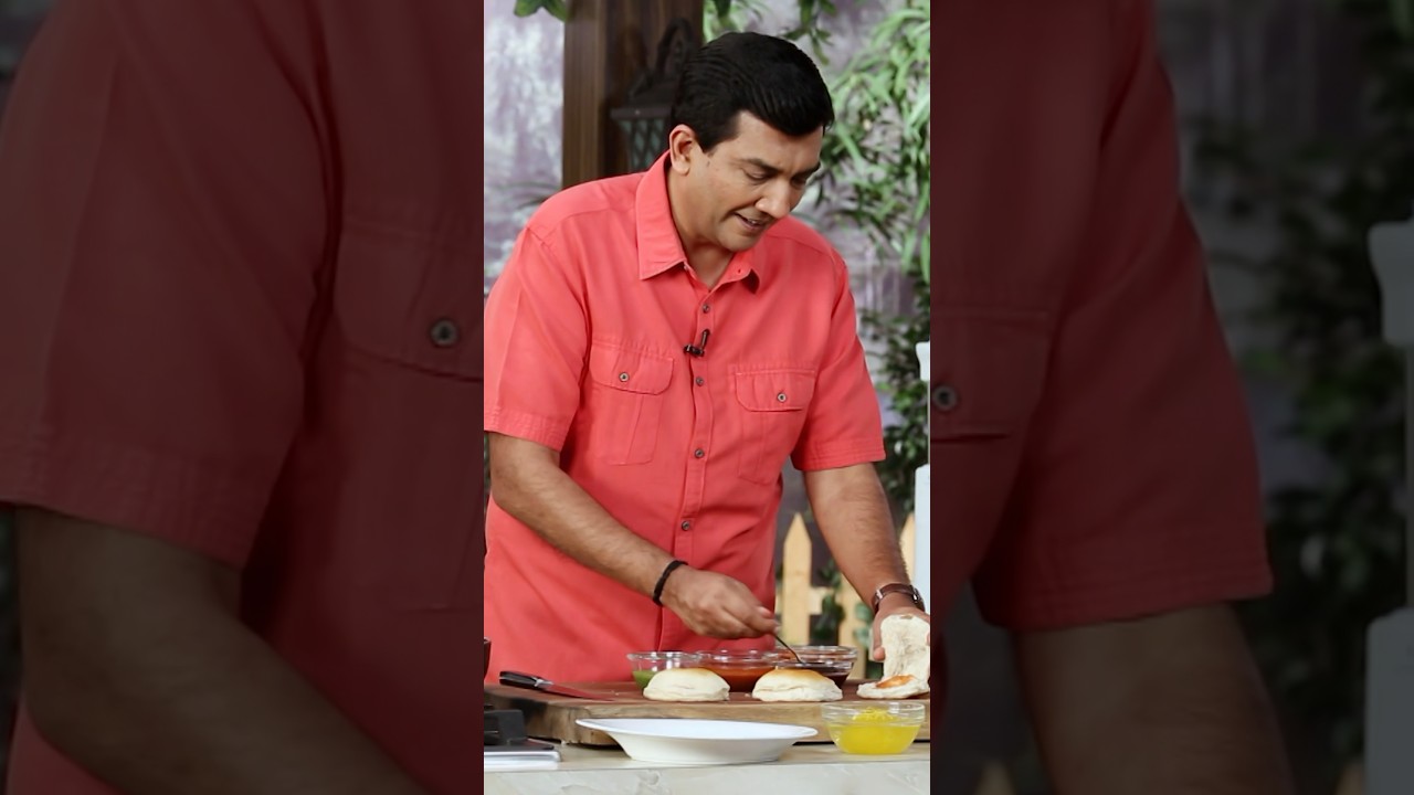 Street-side food ka superstar!! 👑 Where spiced potato magic meets pav perfection. 😍 #Dabeli #shorts