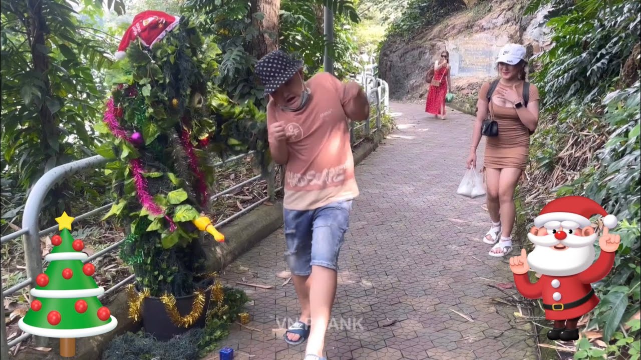 [4K] christmas prank 2022 // trò đùa giáng sinh // bushman prank 2022 🤣🤣 @Vnprank_shorts