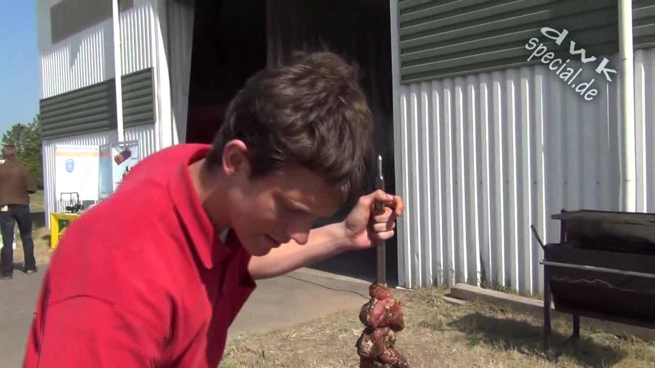 FRISCH AUF DEN TISCH  - Mutzbraten & Sauerkraut für 500 Gäste