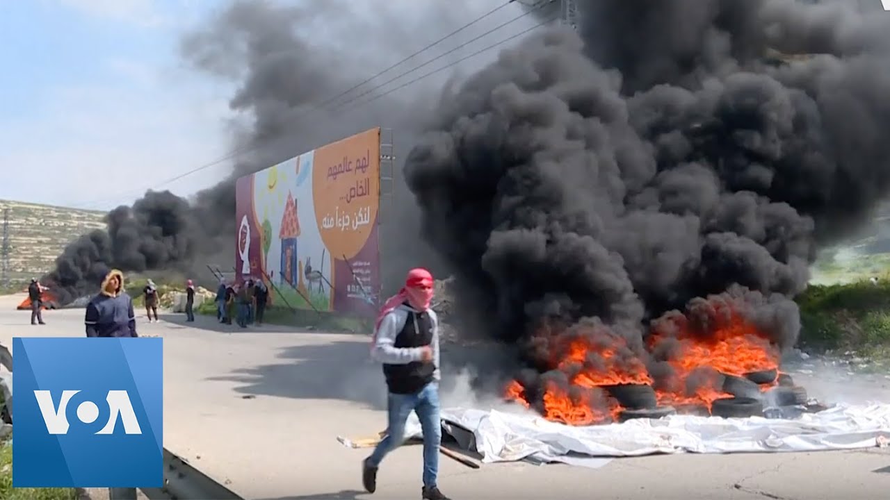 Palestinians Clash With Israeli Security Forces