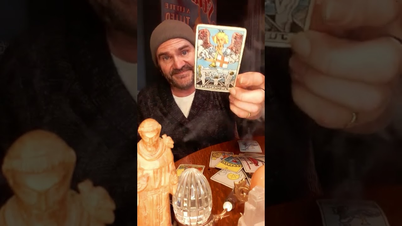 JDS Tarot🧿 DF & DM🧿Just when you thought it was safe to date...getting your 💰 through fake ❤...👀 u 🌎