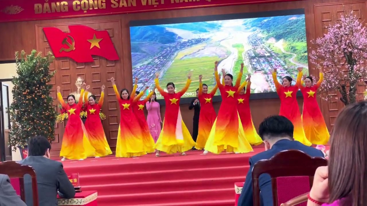Múa rạng rỡ Việt Nam 