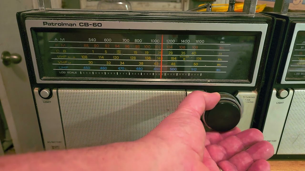 Realistic Patrolman CB-60 Tuning mediumwave 1000 kHz and above AM radio internal ferrite