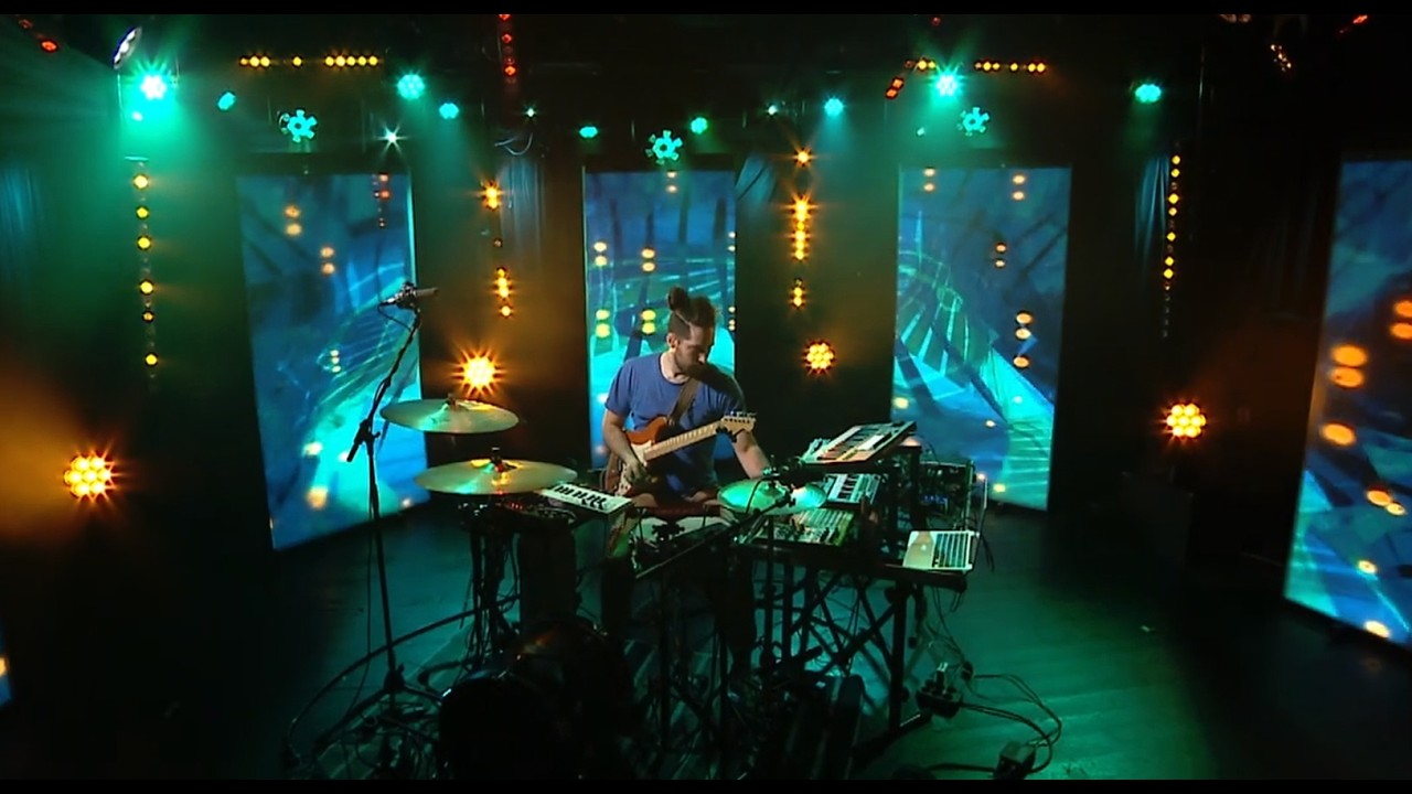 Ficture - Live at A38 // Improvised Live Looping Performance