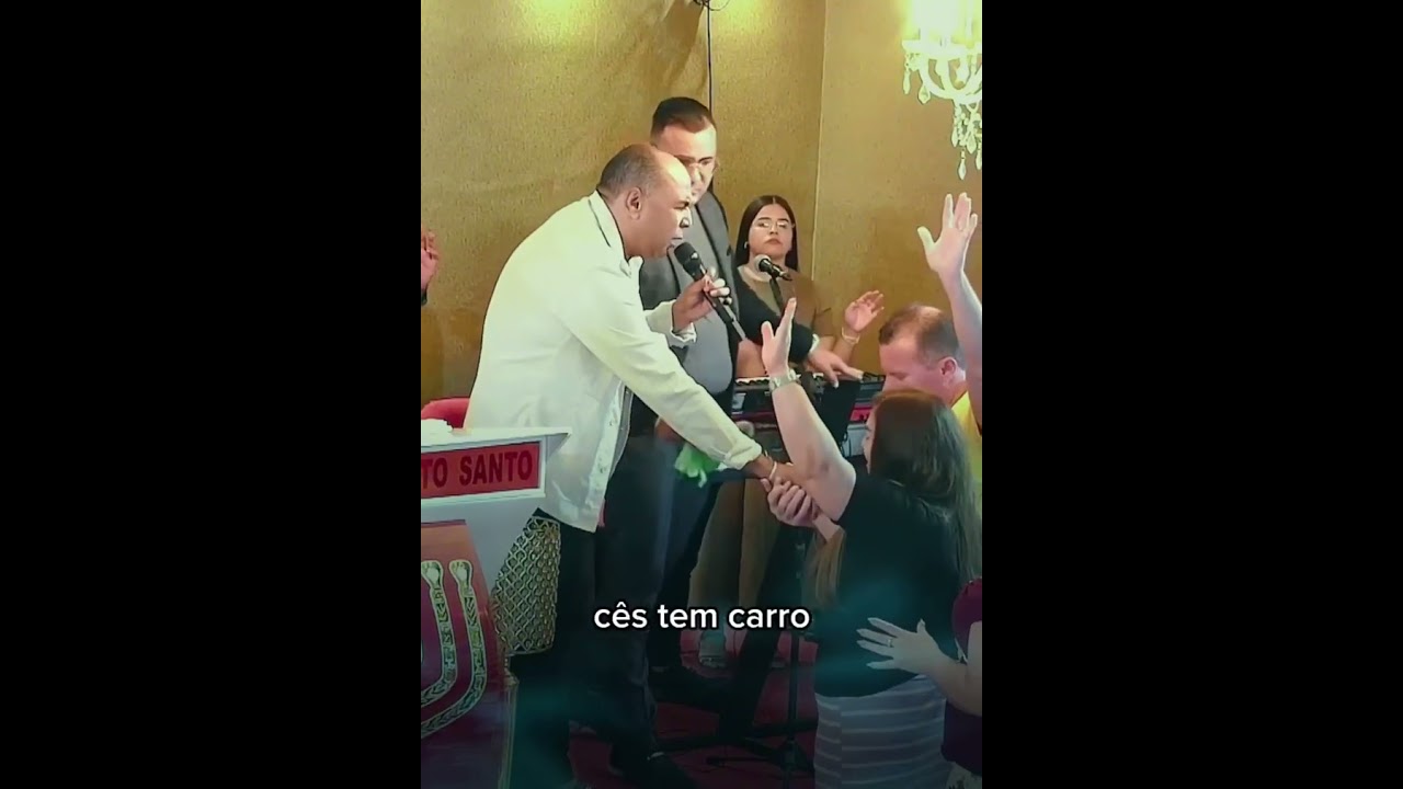 Rev.Ad&atilde;o Santos entregando uma revela&ccedil;&atilde;o forte no culto da Catedral