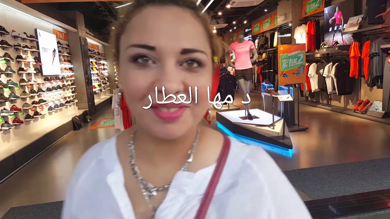 طريقة غريبة لجذب الناس فى الشارع طرق مبتكرة وجديدة جدآ لأصحاب المحال