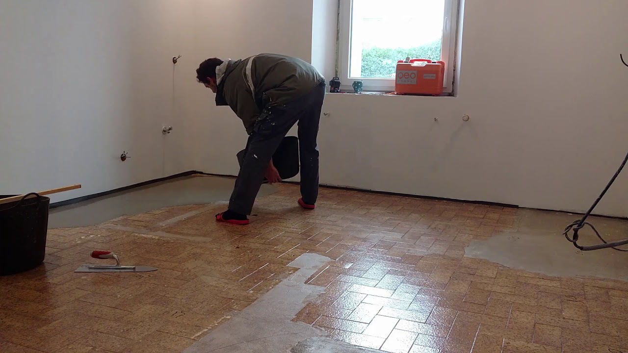 Comment faire un ragréage - Autolissant sur un carrelage