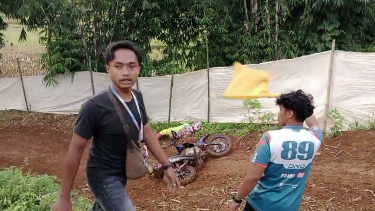 Mengerikan.! Detik  Detik Raider Motor Cross Terjatuh Parah 