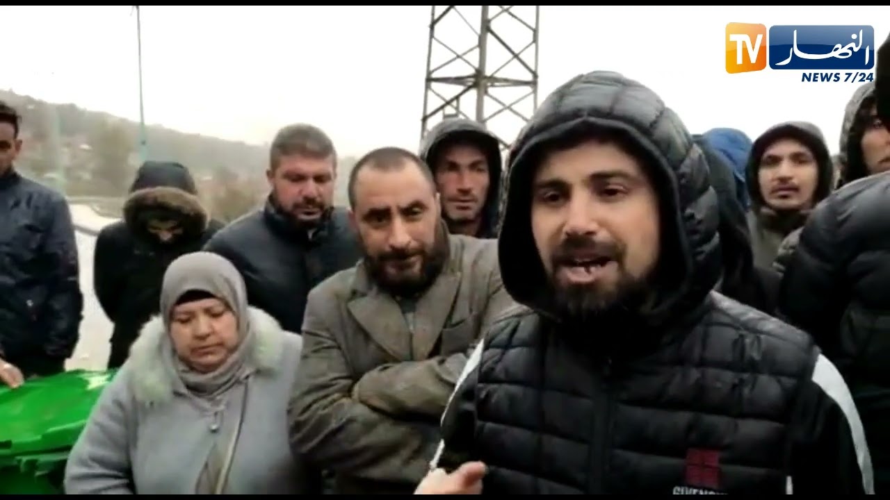 قسنطينة: سكان حي عوينت الفول يغلقون الطريق إحتجاجا على قرار رئيس الدائرة
