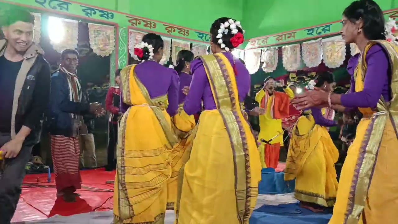 (কৃষ্ণ লীলাম্বরী ধামাইল সংঘ) সংকীর্ত্তনে অষ্ট সখী মিলে নৃত্য,,।