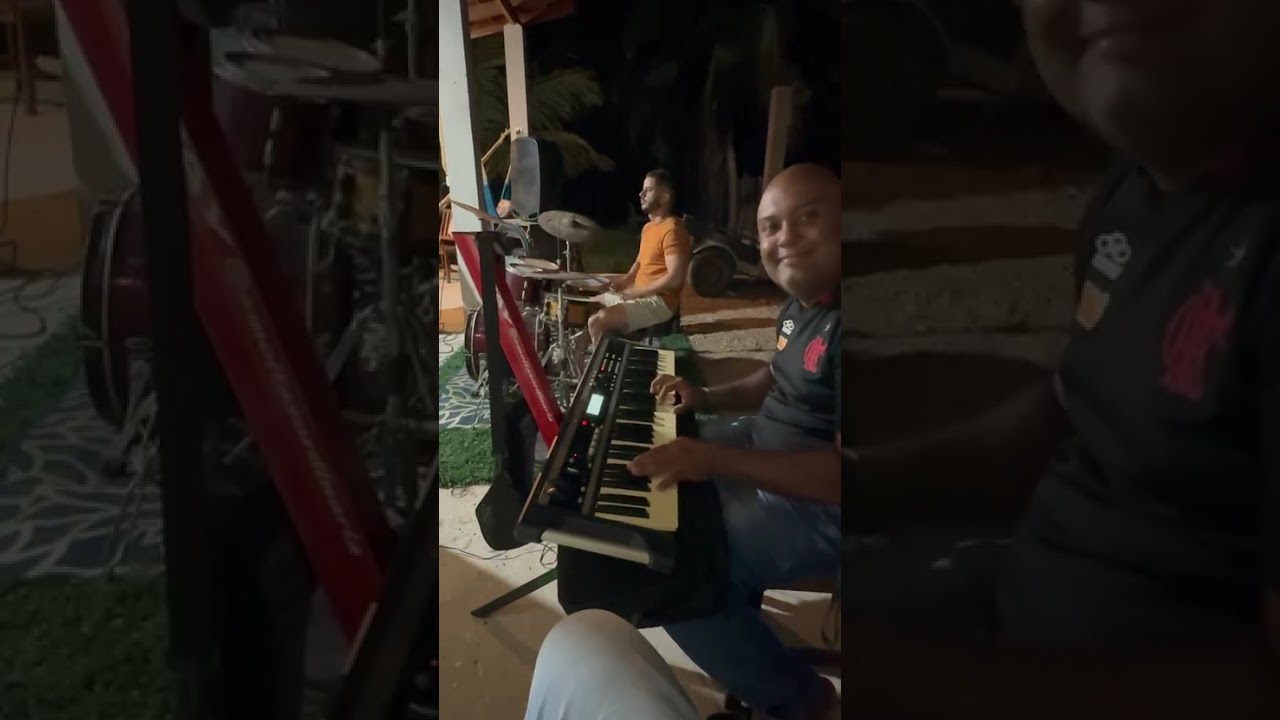 Tocando por ai..
