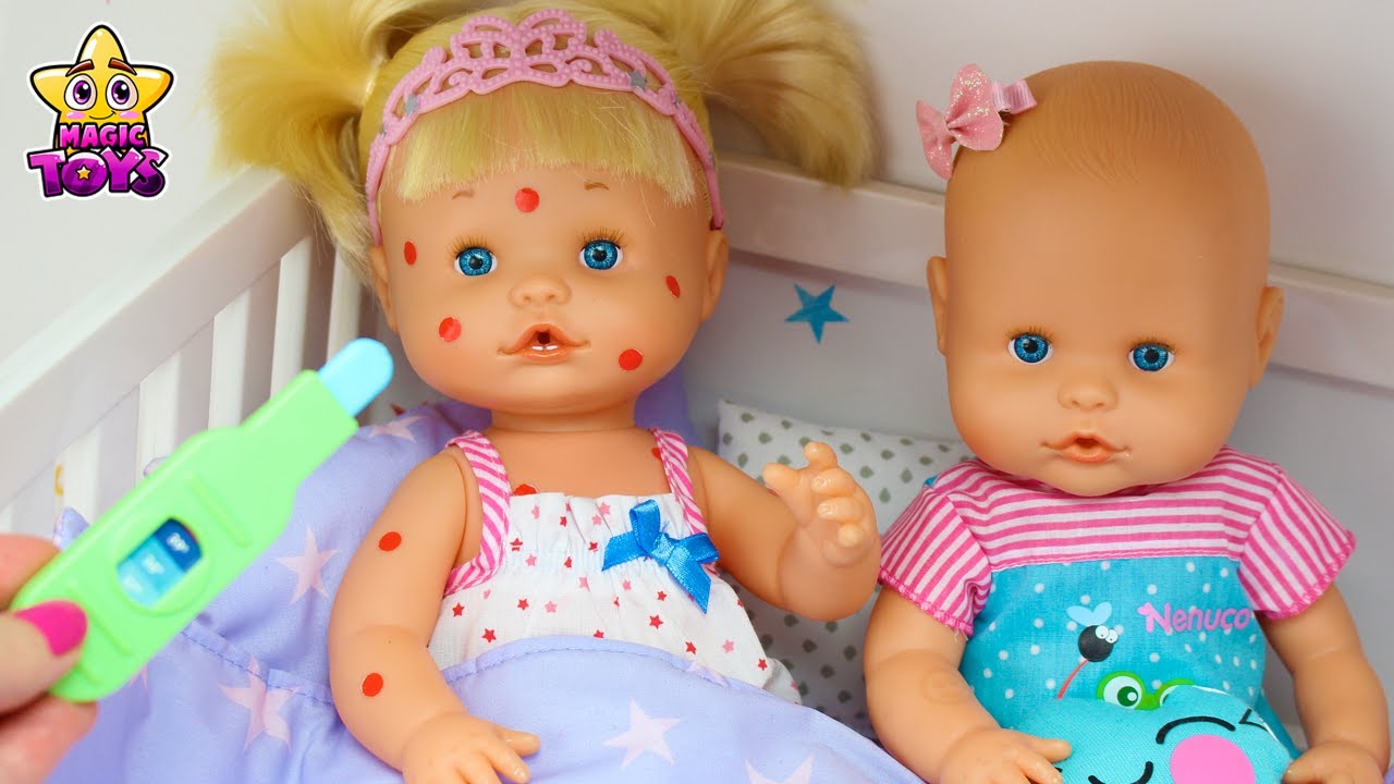 ¡Naia está ENFERMA! Tiene muchos GRANOS y FIEBRE - Muñecas y Juguetes
