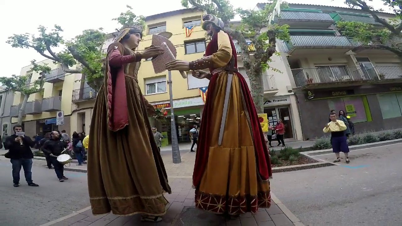 GEGANTS DE L'ARBOÇ. A la festa major petita d'Arenys de Munt.