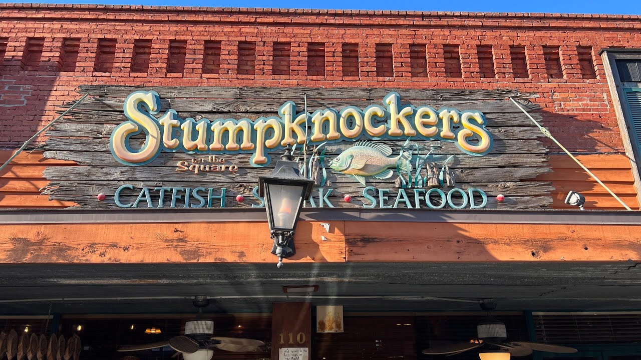 Eating at Stumpknockers on the Square in Inverness, Florida | Places to Eat in Inverness, Florida
