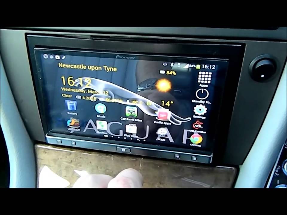 AppRadio connected to three phones