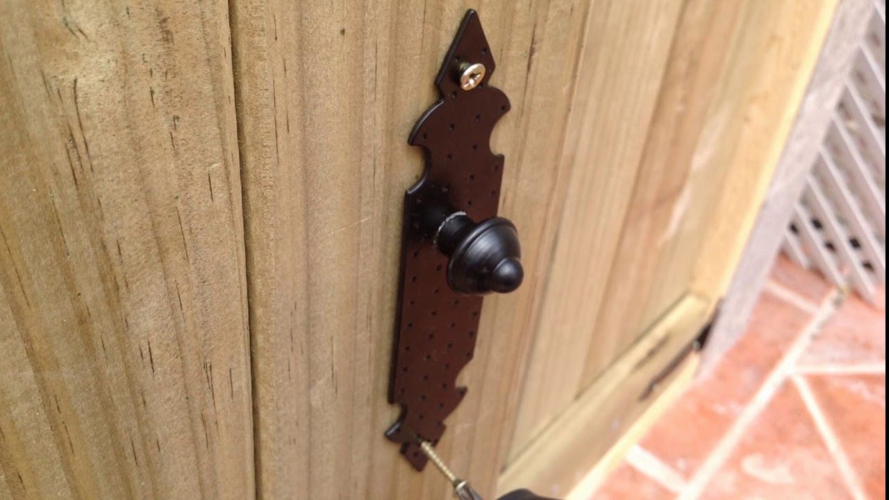 Montaje de puertas para barbacoa