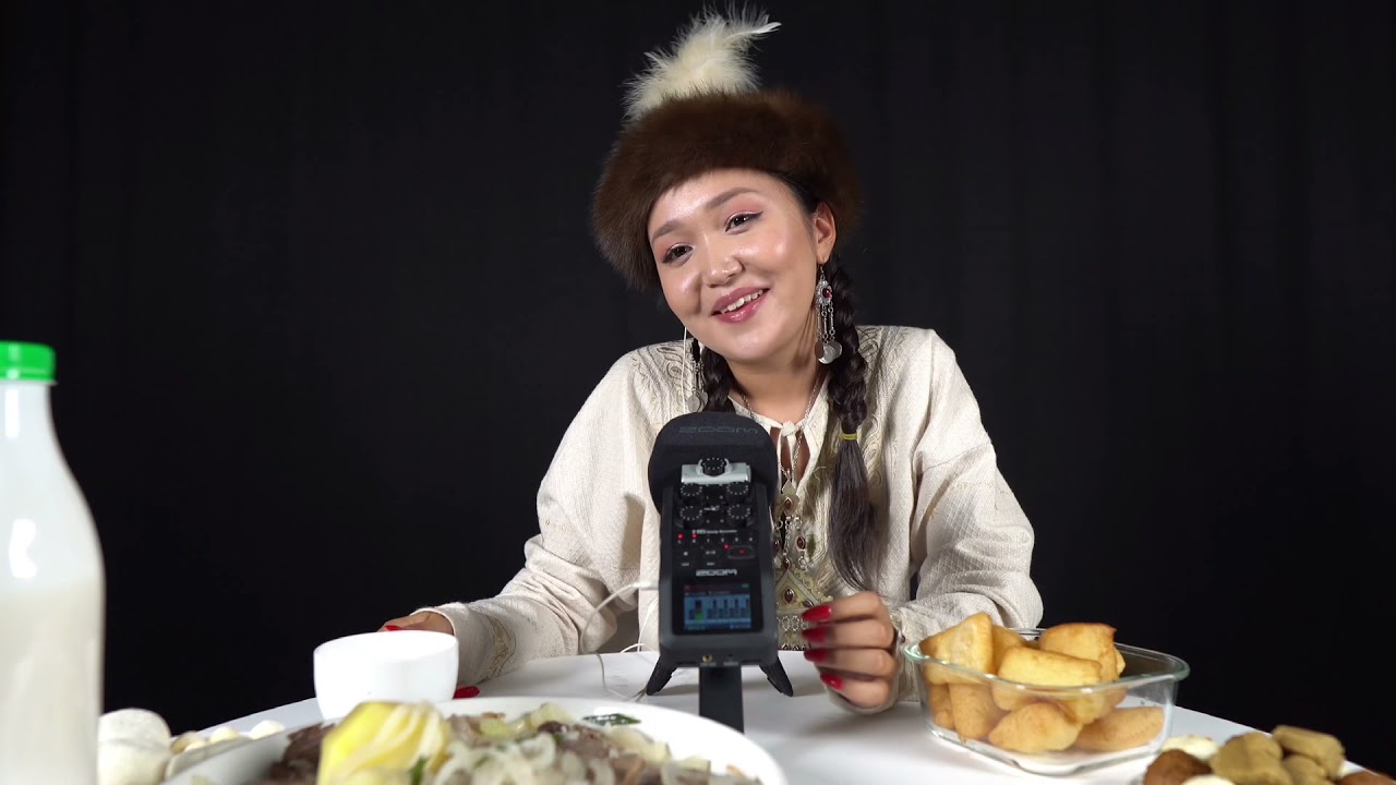 КАЗАШКА ЕСТ БЕШБАРМАК АСМР | ASIAN LADY IS EATING KAZAKH NATIONAL FOOD ASMR