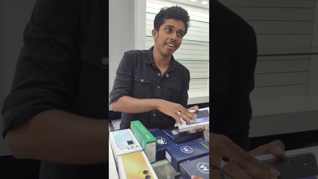 ഒരു ലക്ഷത്തിന് മുകളിലുള്ള ഫോണുകൾ പകുതി വിലയ്ക്ക് | Mobi qo