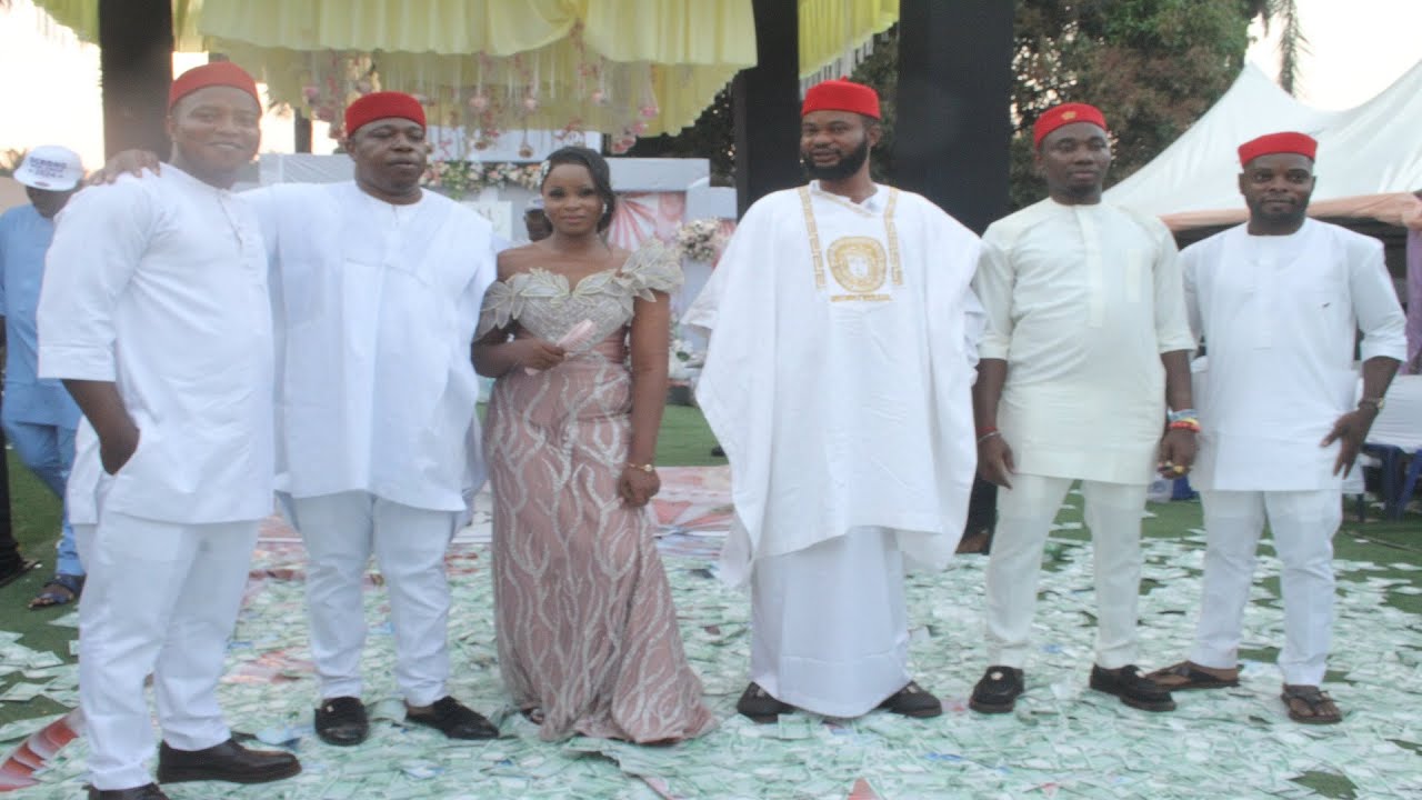 Rain of Money ,Igbos are rich.Supreme Empire club of Enugu state shower their member with money