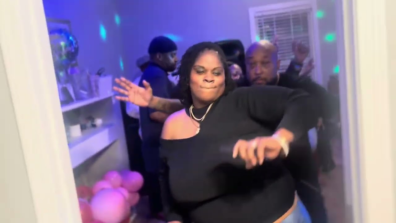  BigSauceFilms Presents Weekend vibes in the Hillz