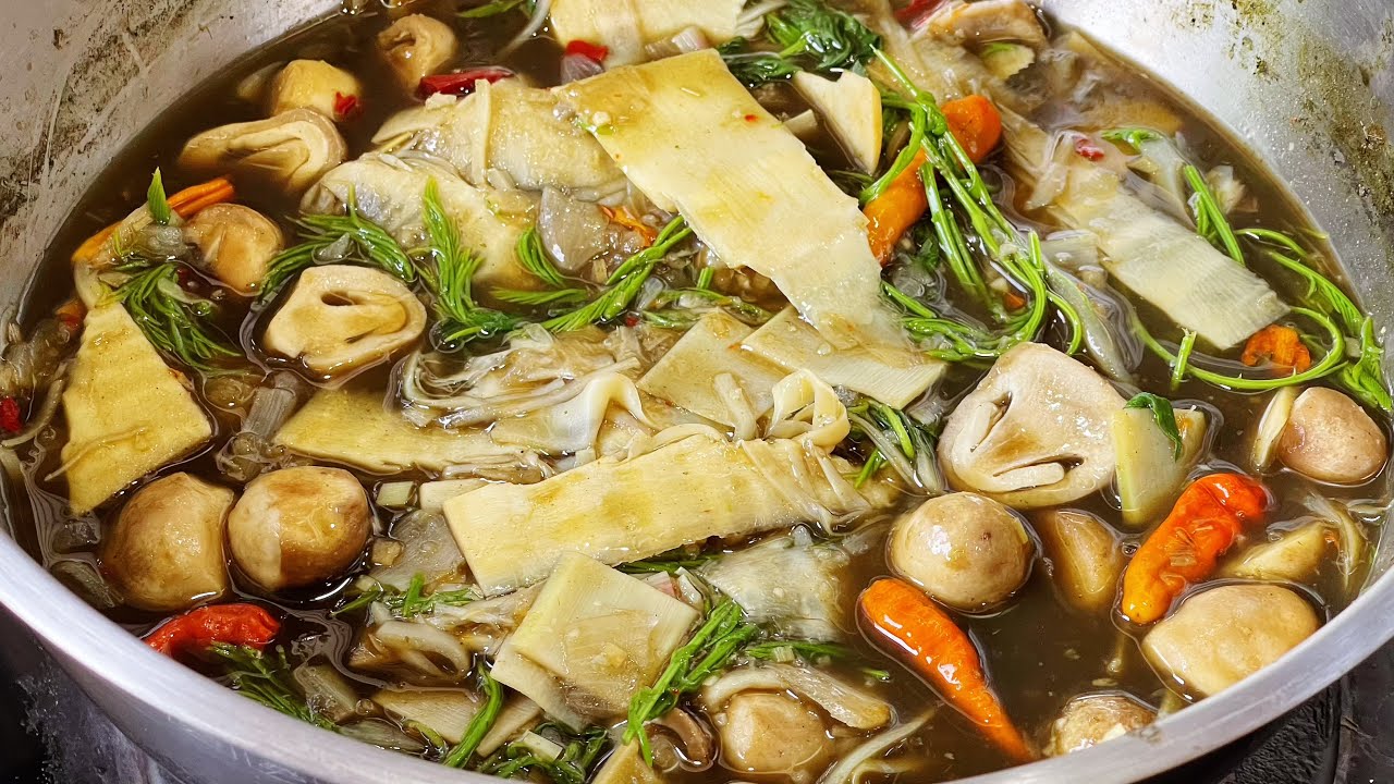 แกงหน่อไม้ แกงเปรอะ แกงหน่อไม้อีสานใส่เห็ดและใบย่านาง แซ่บๆ ดีมีประโยชน์