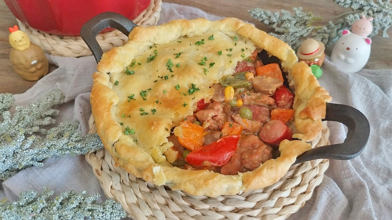 CHICKEN PASTEL!!! Delicious Filipino Creamy Chicken Stew Recipe With Pie Crust  😋❤️