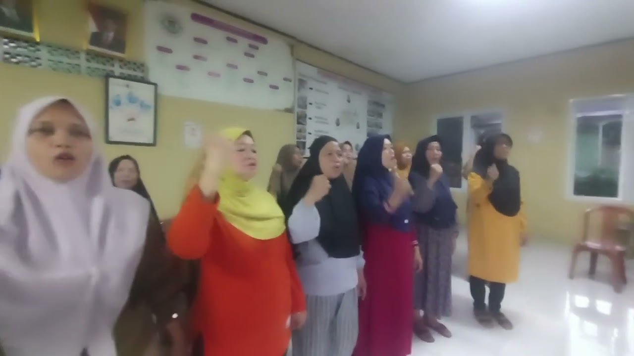 Sessi Latihan Padus Muslimat NU Ranting Binong RW 07 Mars Hubbul Wathon Minal Iman
