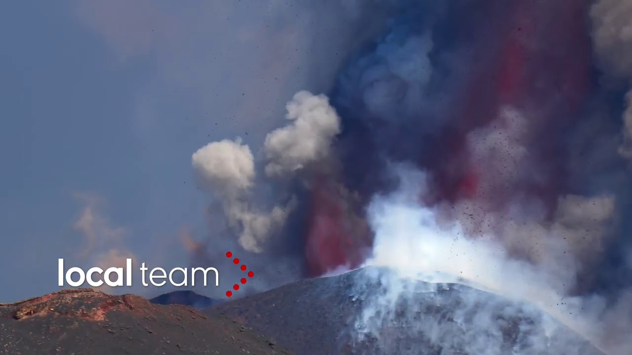 Etna, la fase più intensa del nono parossismo: la lava alla base del cratere di sud-est